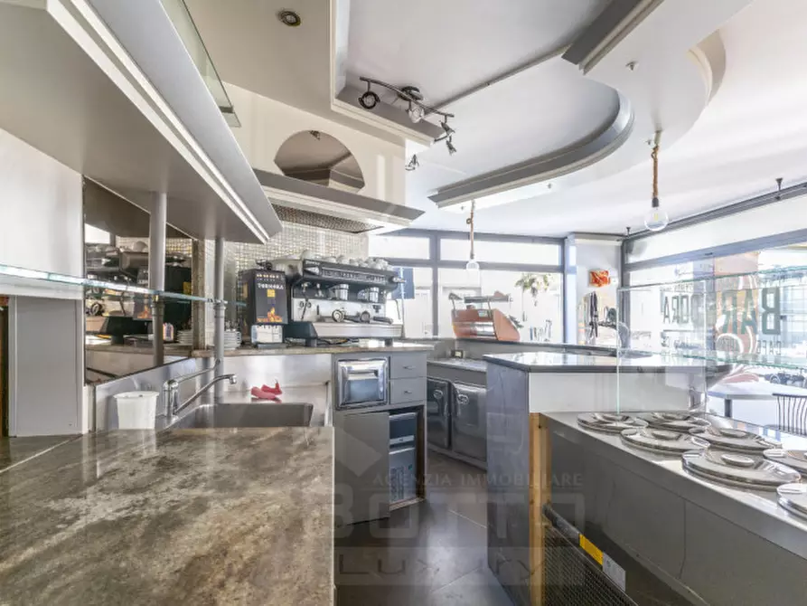 Immagine 8 di Attività commerciale in vendita  in Via Strada Nazionale Sempione Oltrefiume 3 a Baveno