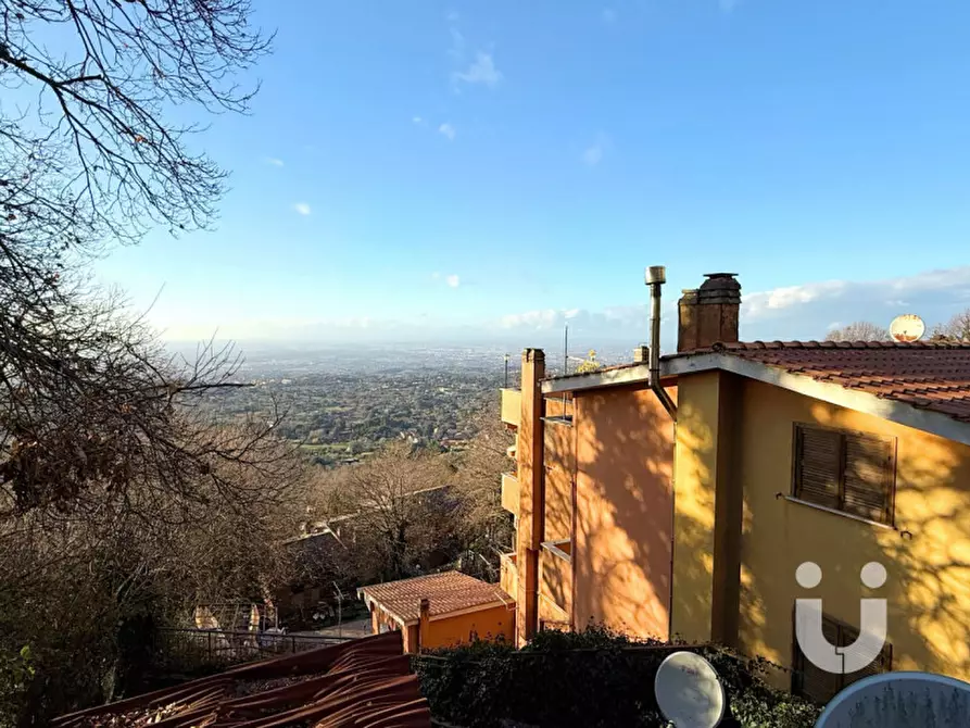 Immagine 1 di Appartamento in vendita  in Via Ariccia a Rocca Di Papa