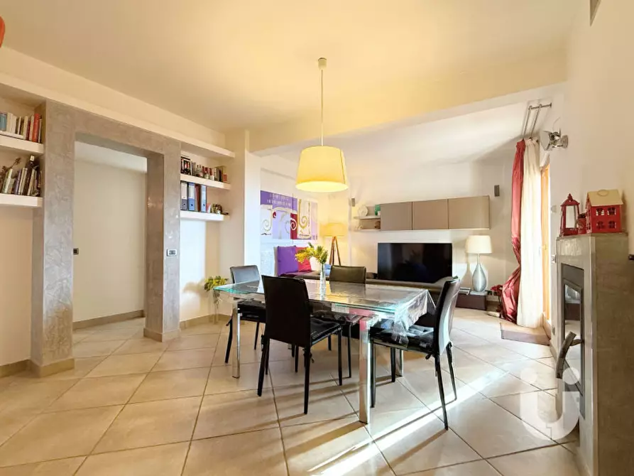 Immagine 3 di Appartamento in vendita  in Via Ariccia a Rocca Di Papa