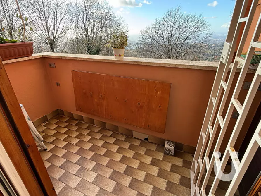 Immagine 7 di Appartamento in vendita  in Via Ariccia a Rocca Di Papa