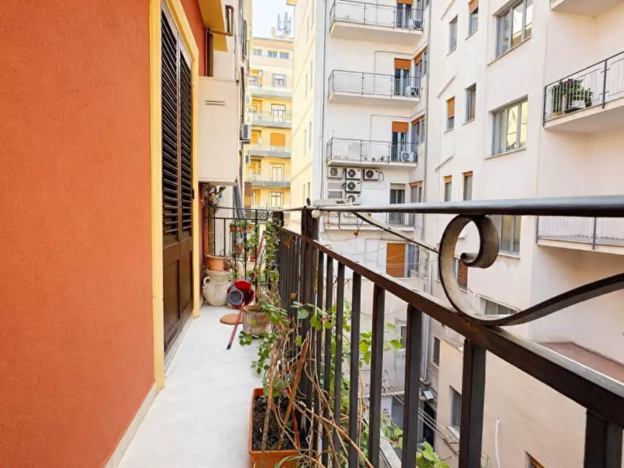 Immagine 2 di Appartamento in affitto  in VICOLO MARIANO STABILE, 11 a Palermo