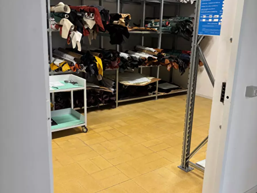 Immagine 8 di Ufficio in affitto  in VIA CONTI a Scandicci