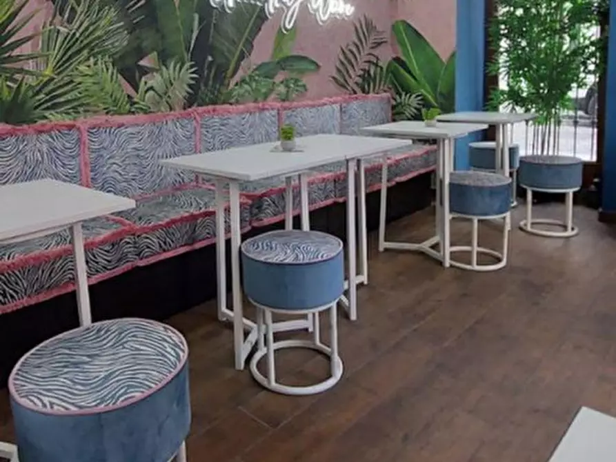 Immagine 3 di Attività commerciale in vendita  in Via Andrea Mensa 29 a Venaria Reale