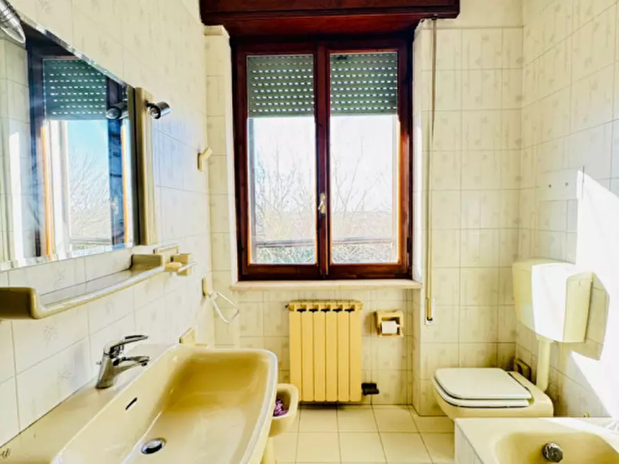 Immagine 23 di Villa in vendita  in via . orientamenti a Calvisano