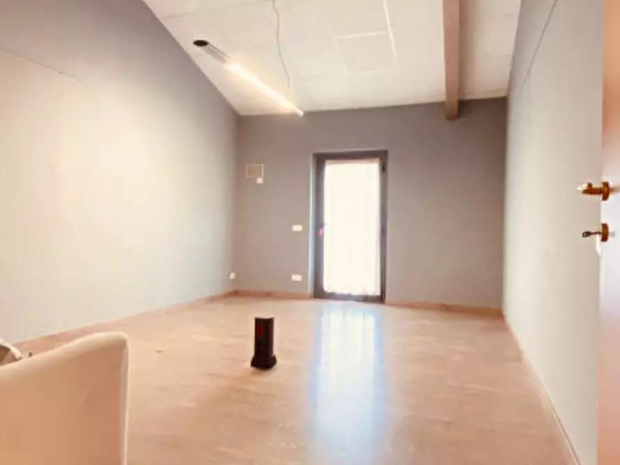 Immagine 4 di Ufficio in vendita  a Gavardo