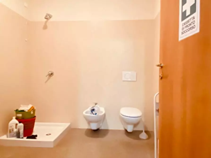 Immagine 5 di Ufficio in vendita  a Gavardo