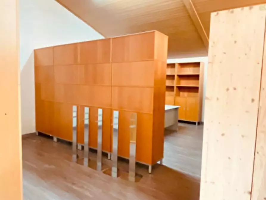 Immagine 11 di Ufficio in vendita  a Gavardo