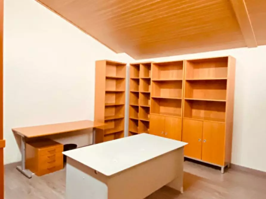 Immagine 13 di Ufficio in vendita  a Gavardo