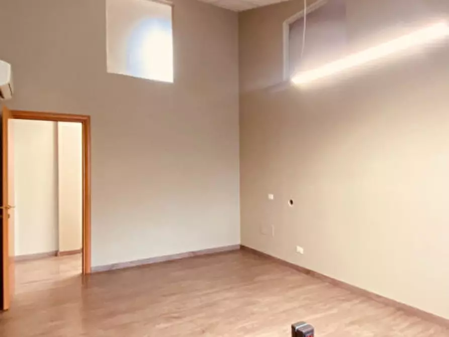 Immagine 15 di Ufficio in vendita  a Gavardo