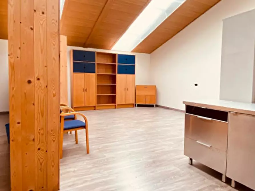 Immagine 16 di Ufficio in vendita  a Gavardo