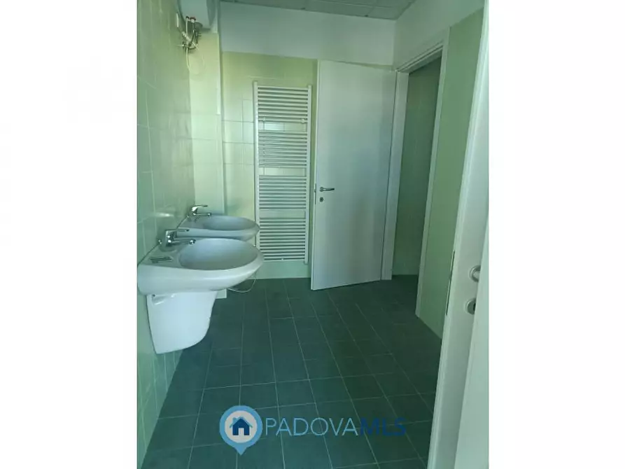 Immagine 6 di Ufficio in vendita  a Padova