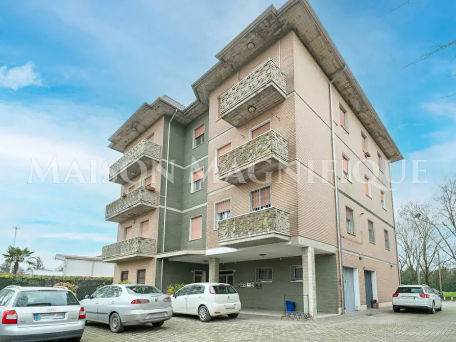 Immagine 17 di Appartamento in vendita  in Via Casumaro- Bondeno a Finale Emilia