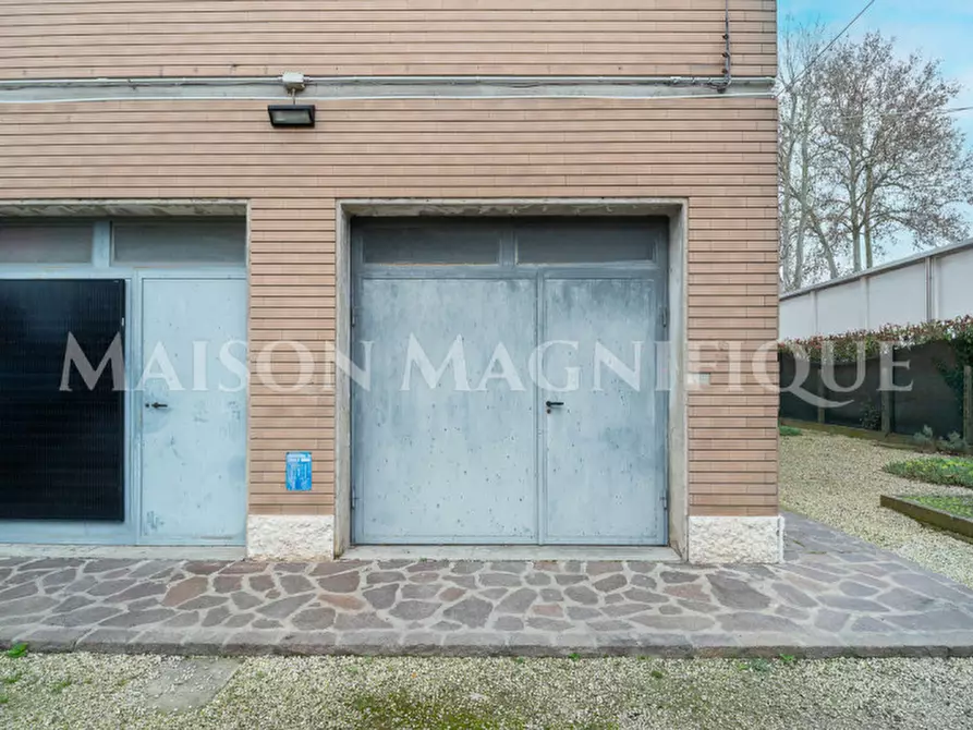 Immagine 18 di Appartamento in vendita  in Via Casumaro- Bondeno a Finale Emilia