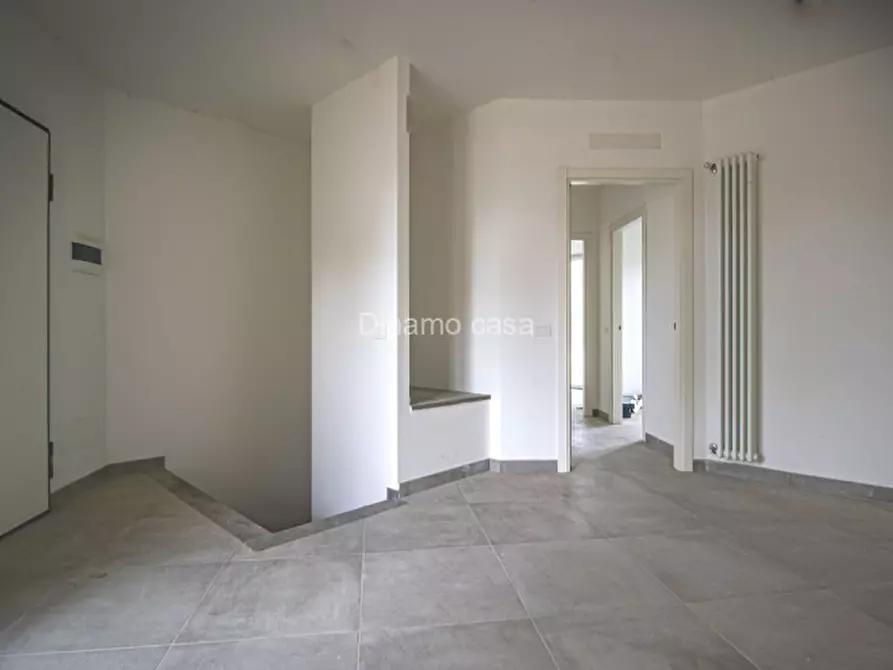 Immagine 2 di Appartamento in vendita  in via montessori a Prato