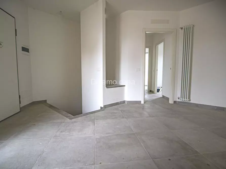 Immagine 3 di Appartamento in vendita  in via montessori a Prato