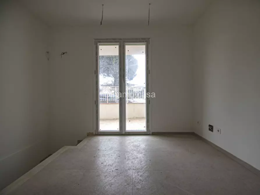 Immagine 9 di Appartamento in vendita  in via montessori a Prato