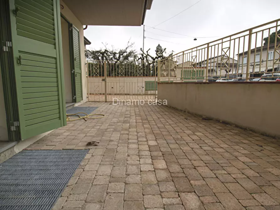 Immagine 14 di Appartamento in vendita  in via montessori a Prato