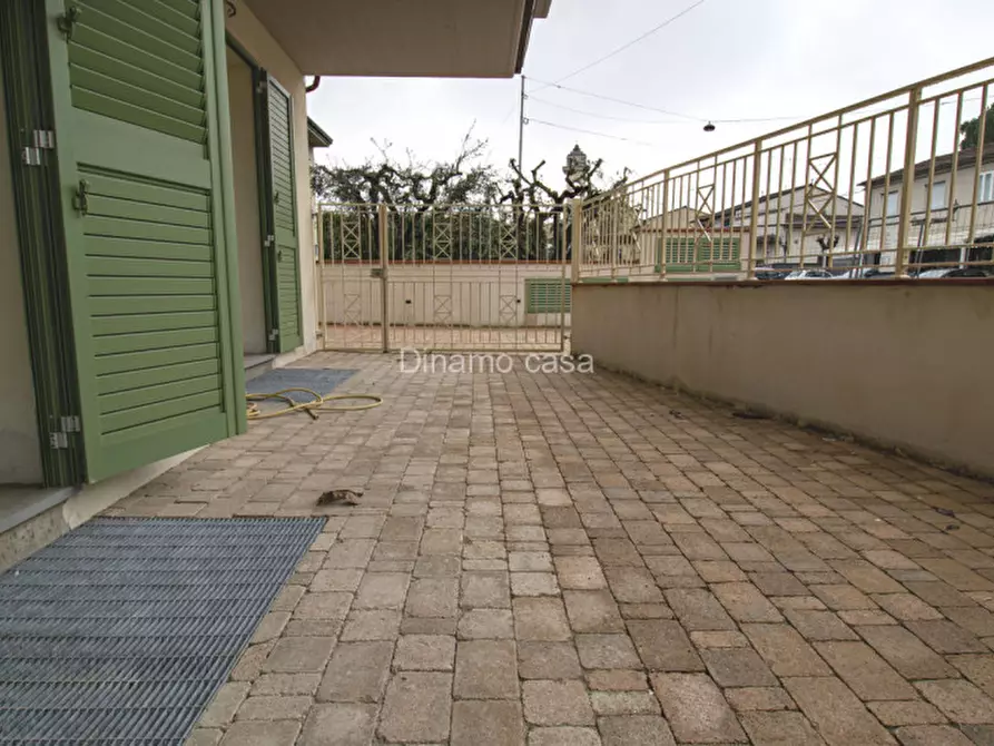 Immagine 15 di Appartamento in vendita  in via montessori a Prato