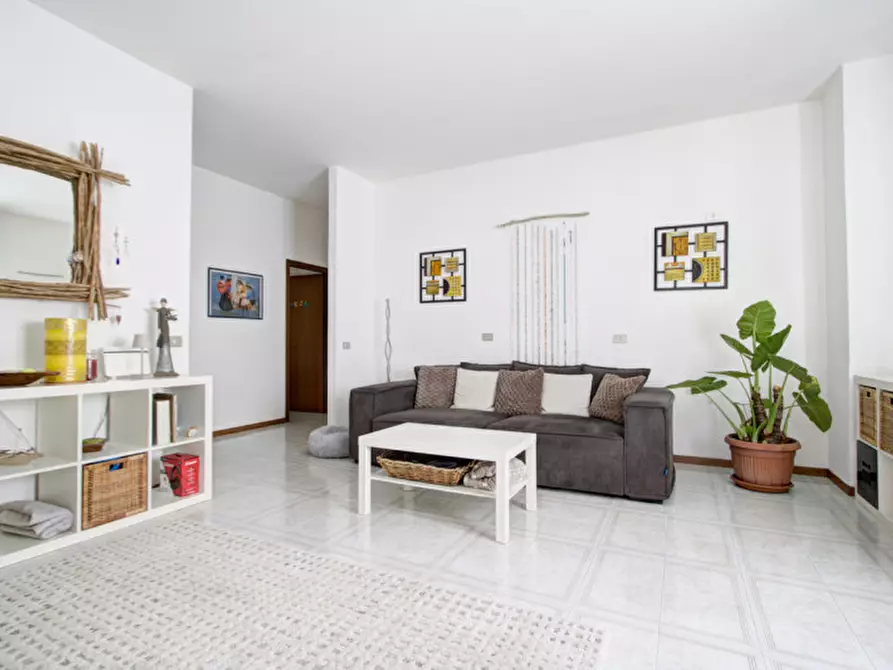 Immagine 3 di Villa in vendita  in Via Paolina Caproni Maini a Arco