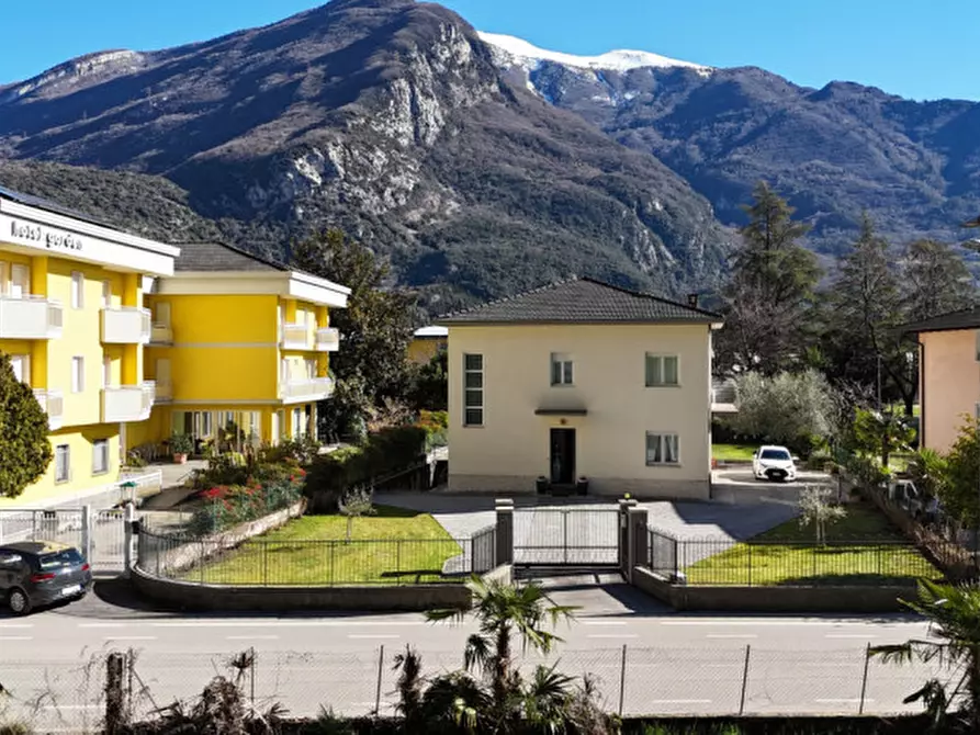 Immagine 7 di Villa in vendita  in Via Paolina Caproni Maini a Arco