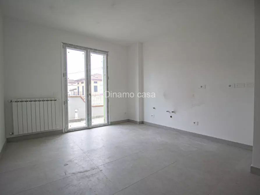 Immagine 4 di Appartamento in vendita  in via montessori a Prato