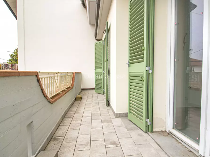 Immagine 6 di Appartamento in vendita  in via montessori a Prato