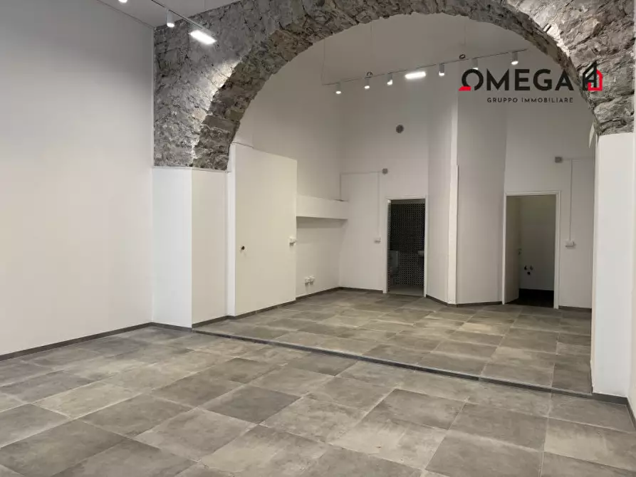 Immagine 4 di Negozio in affitto  in Via Luigi Cadorna 25 a Trieste