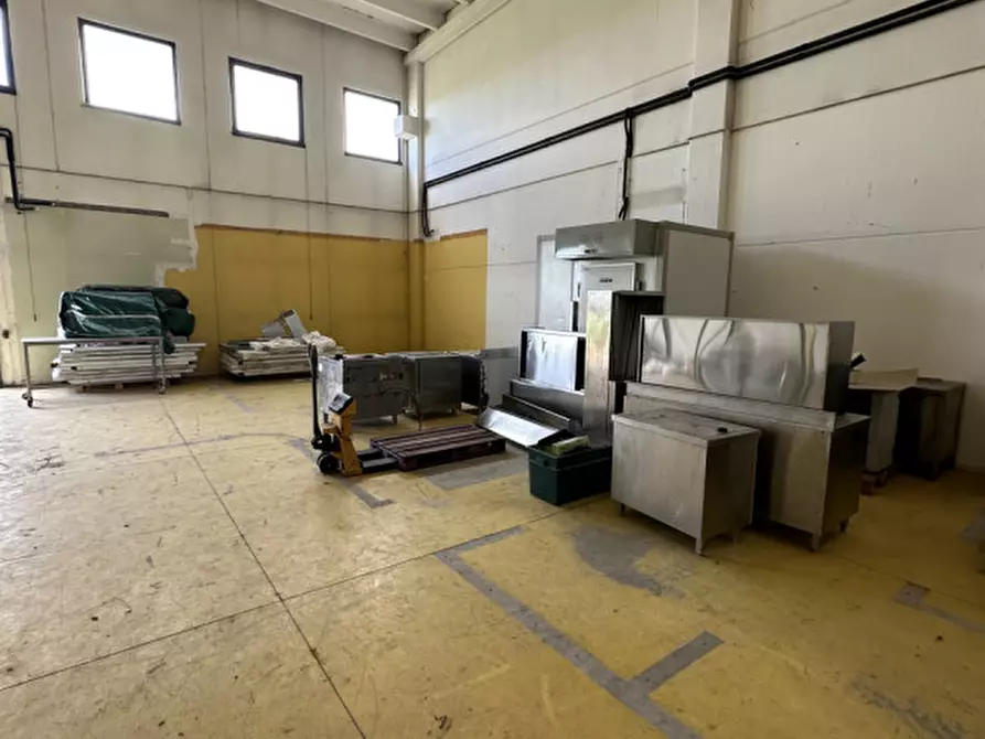 Immagine 6 di Capannone industriale in vendita  in Via Fossa a Cesenatico