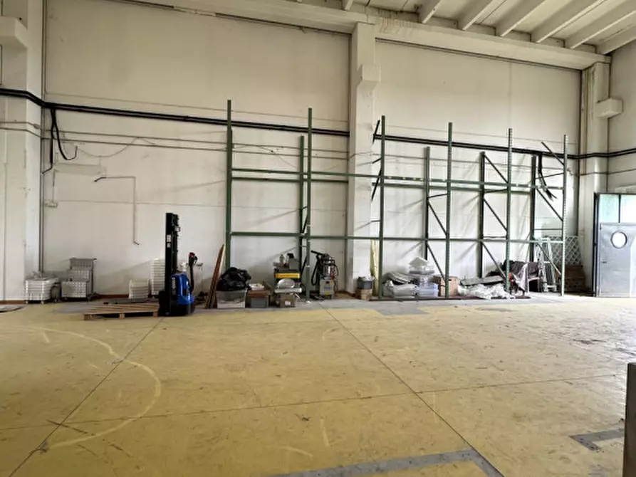 Immagine 8 di Capannone industriale in vendita  in Via Fossa a Cesenatico