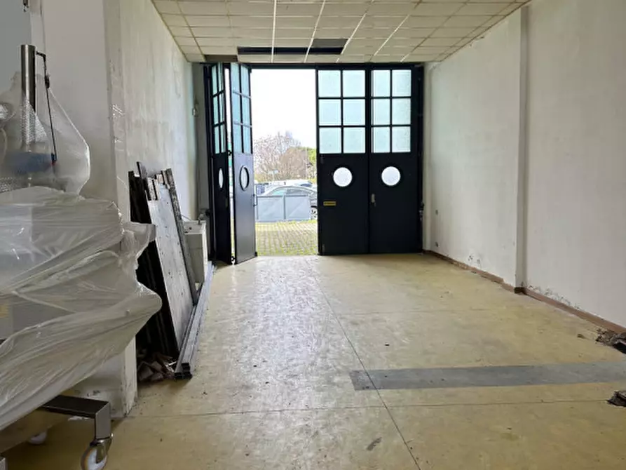 Immagine 9 di Capannone industriale in vendita  in Via Fossa a Cesenatico