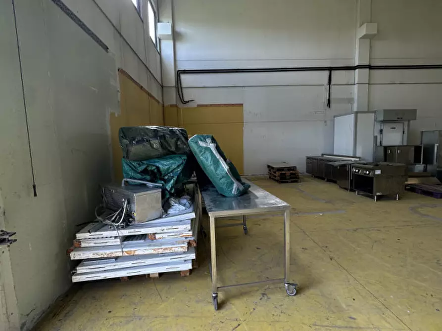 Immagine 11 di Capannone industriale in vendita  in Via Fossa a Cesenatico