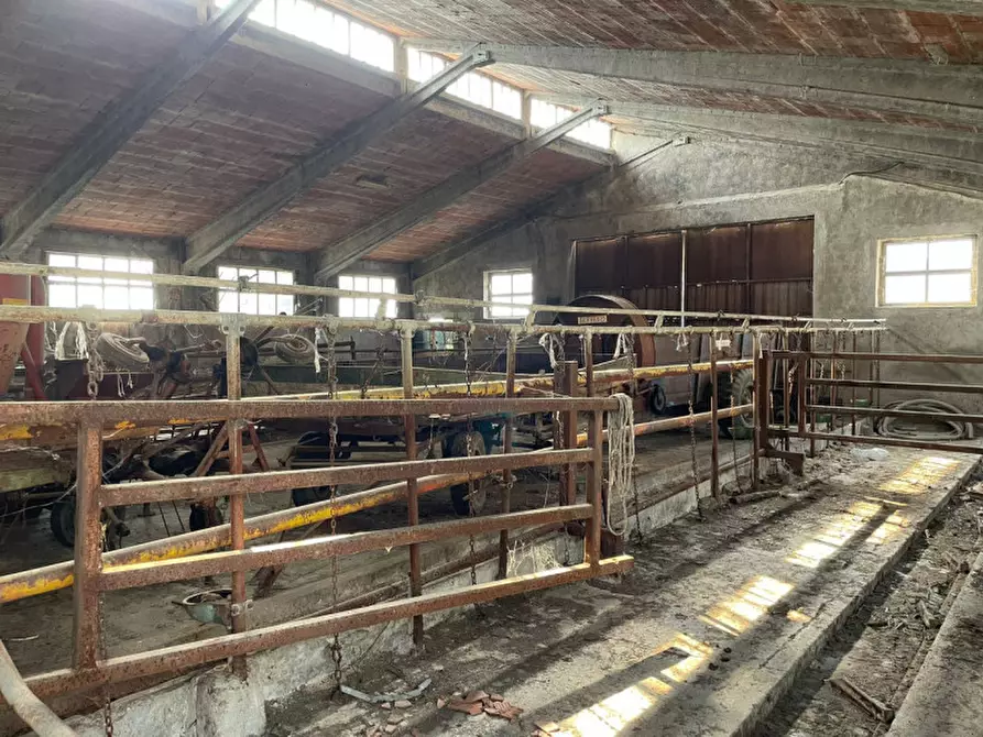 Immagine 5 di Magazzino in vendita  in Via Cassetta a Lonato del Garda