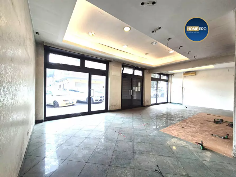 Immagine 17 di Negozio in vendita  in via Genazzano a Roma