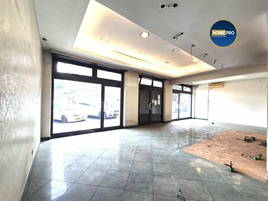 Immagine 18 di Negozio in vendita  in via Genazzano a Roma