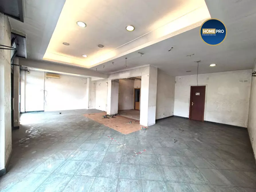 Immagine 20 di Negozio in vendita  in via Genazzano a Roma