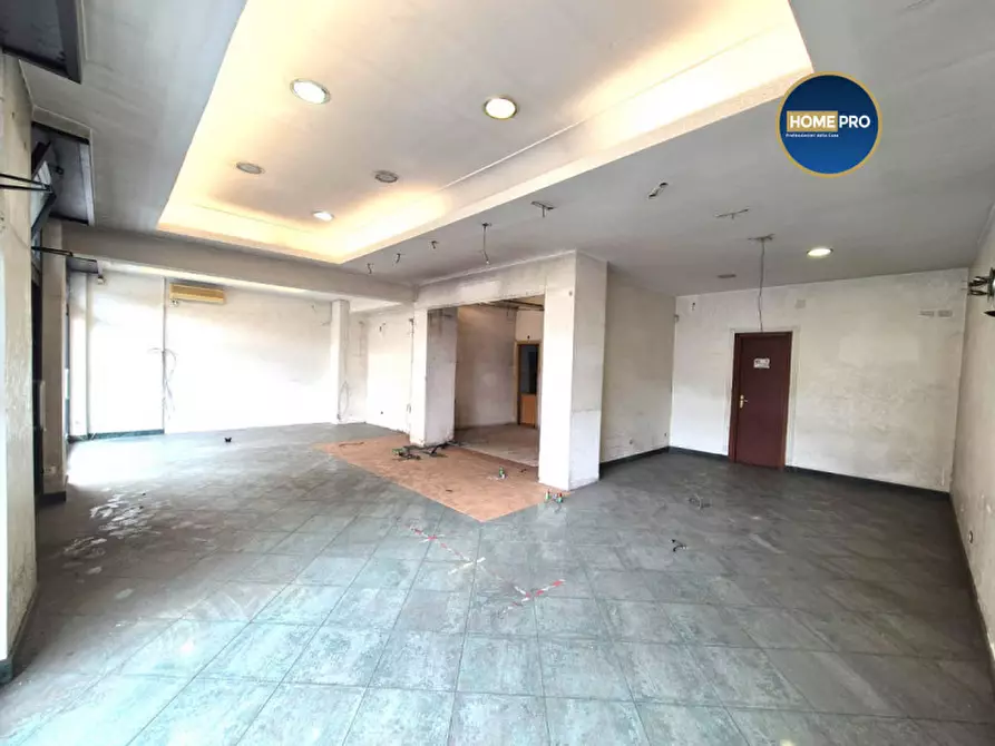 Immagine 21 di Negozio in vendita  in via Genazzano a Roma