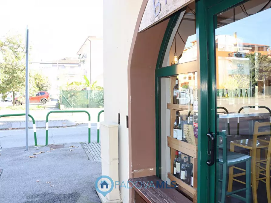 Immagine 4 di Negozio in vendita  in Via S. Francesco a Casalserugo