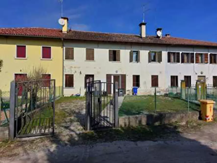 Immagine 1 di Villetta a schiera in vendita  in Via Barco, 18 a Susegana