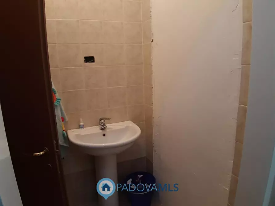 Immagine 10 di Attività commerciale in vendita  a Solesino