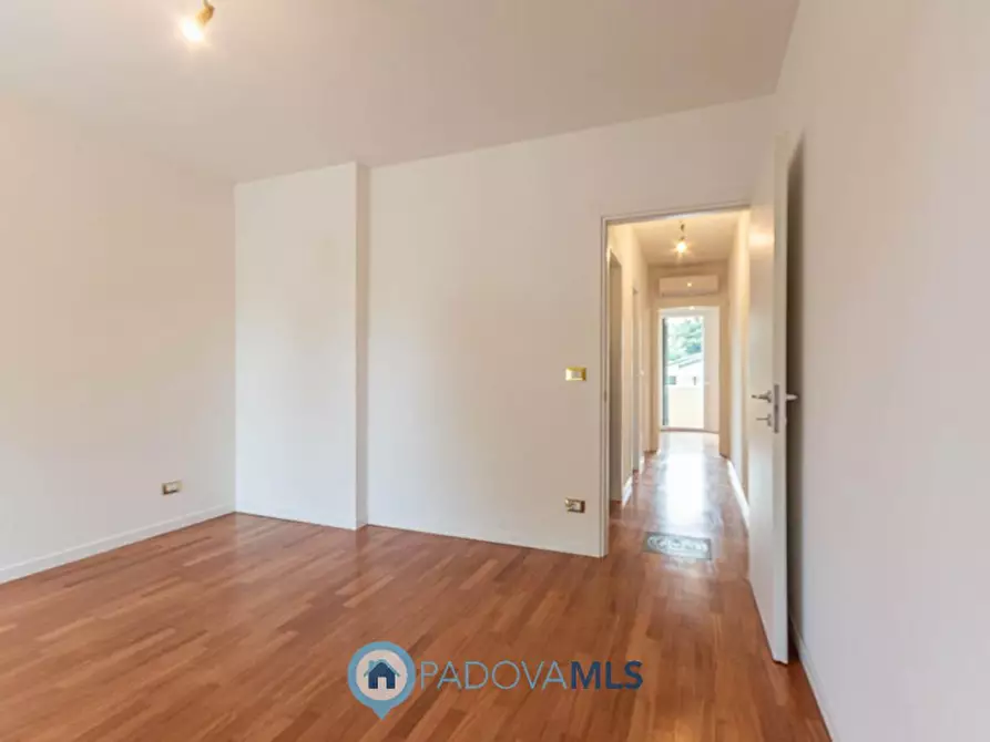 Immagine 31 di Appartamento in vendita  in Via Andrea Previtali a Abano Terme