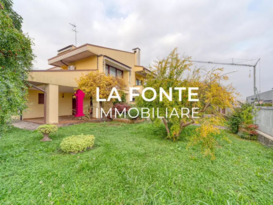 Immagine 1 di Villa in vendita  in viale del lavoro a Vigonza