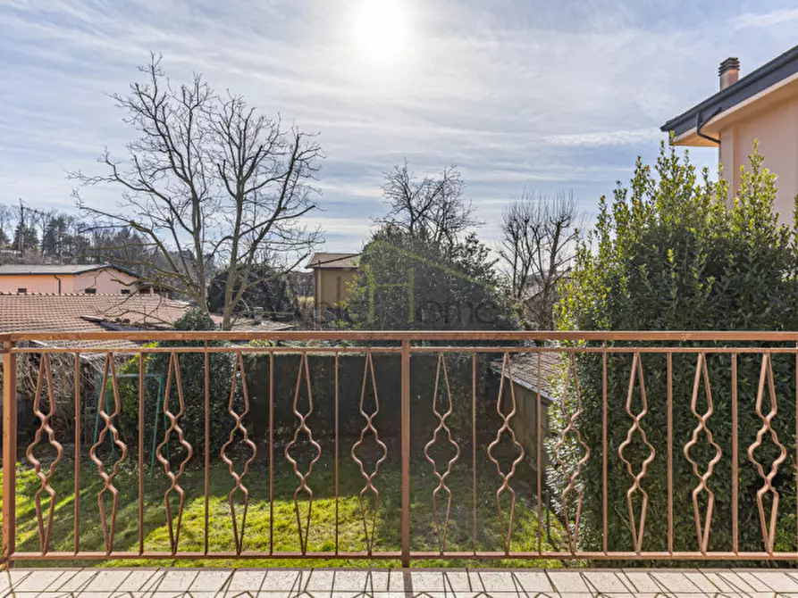 Immagine 27 di Villa in vendita  in Viale Lombardia a Albese Con Cassano
