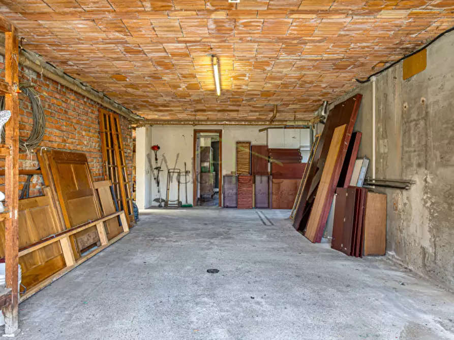 Immagine 32 di Villa in vendita  in Viale Lombardia a Albese Con Cassano