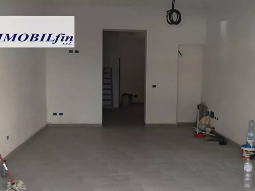 Immagine 12 di Negozio in affitto  in Corso Vittorio Emanuele a Villabate