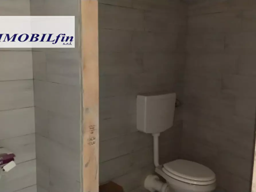 Immagine 13 di Negozio in affitto  in Corso Vittorio Emanuele a Villabate