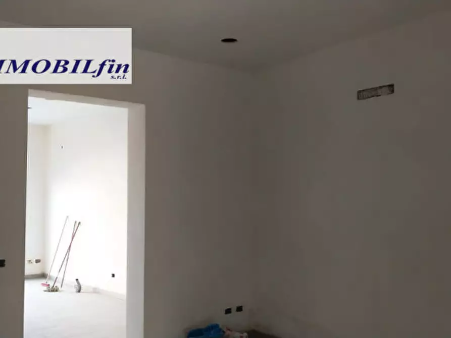 Immagine 14 di Negozio in affitto  in Corso Vittorio Emanuele a Villabate