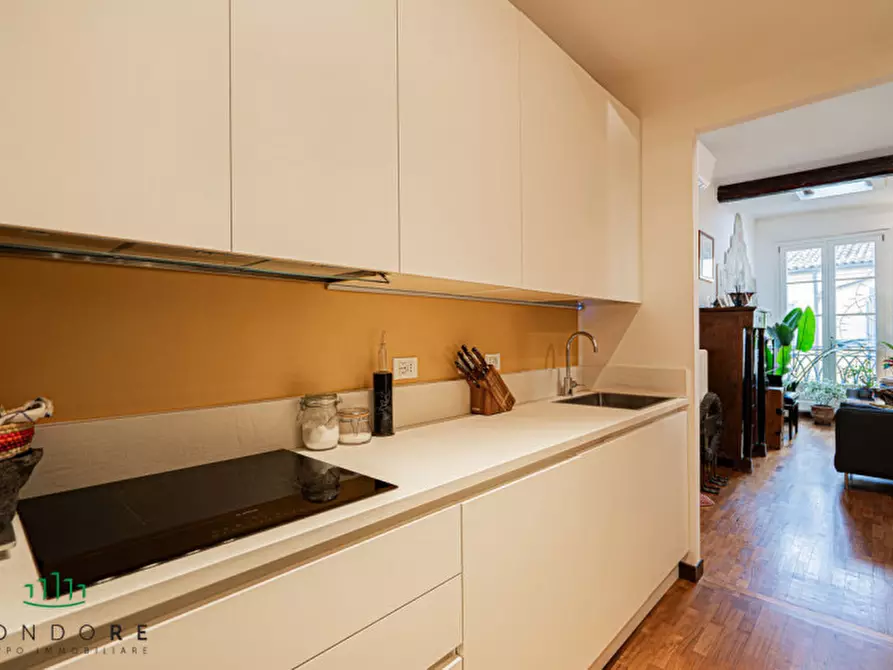 Immagine 22 di Appartamento in vendita  in Via Castiglione a Bologna