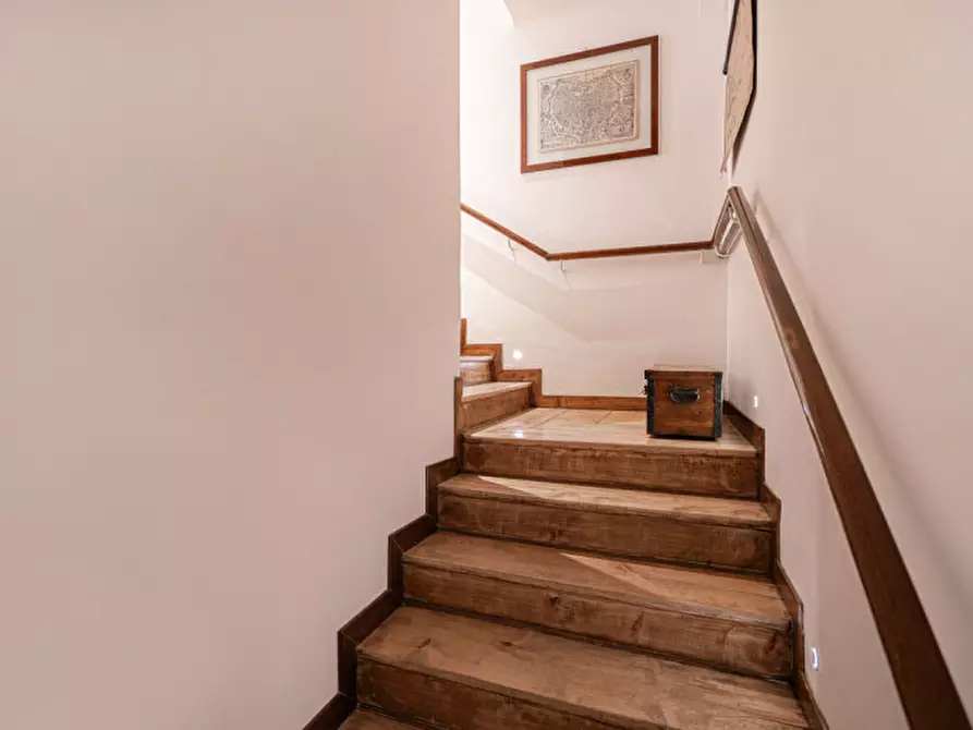 Immagine 23 di Appartamento in vendita  in Via Castiglione a Bologna