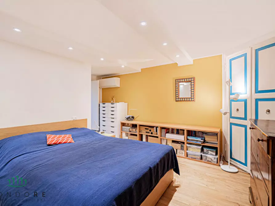 Immagine 36 di Appartamento in vendita  in Via Castiglione a Bologna