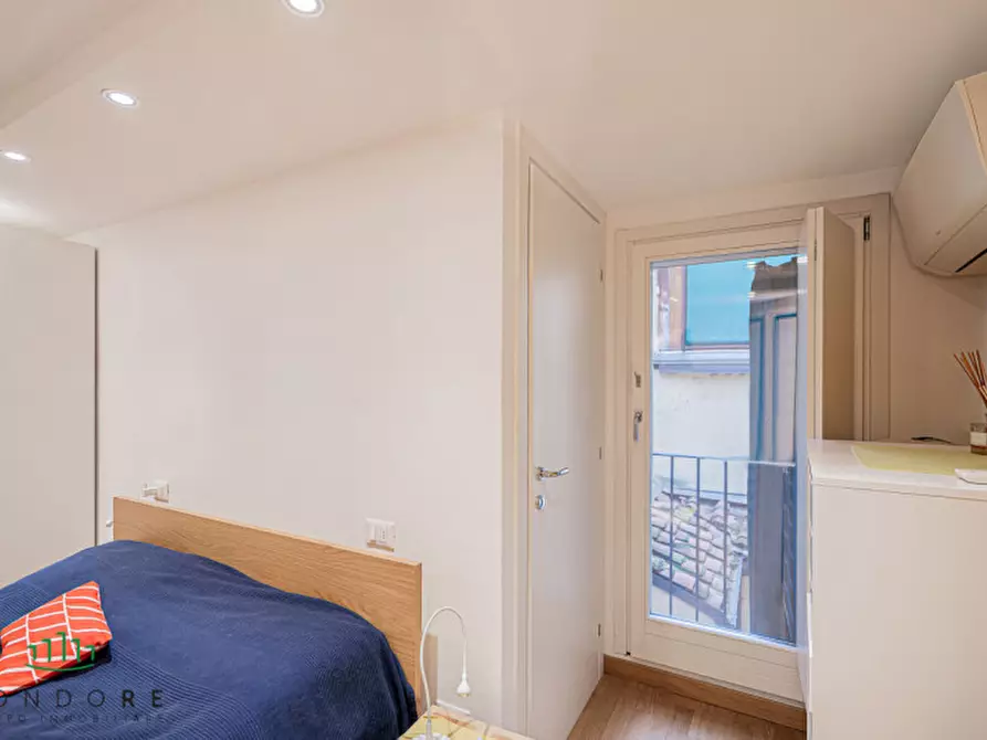 Immagine 39 di Appartamento in vendita  in Via Castiglione a Bologna